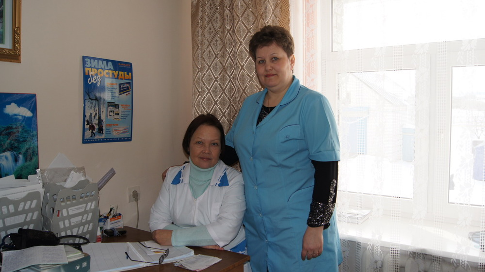 медицинская сестра Шувалова Мария Васильевна и старшая медицинская сестра Аяцкова Людмила Александровна